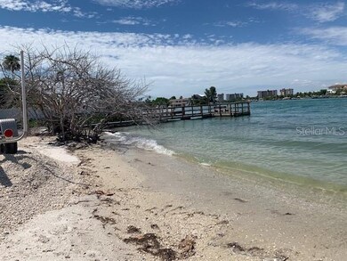 8383 Bayshore Dr, Treasure Island, FL 33706 - photo 3