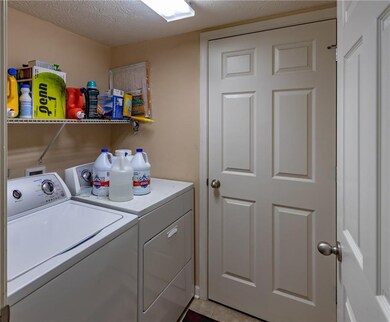 3473 Shadow Bend Dr, Columbus, IN 47201 - photo 7