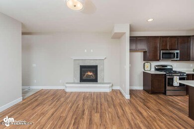 20206 Eagles Nest Court-small-001-22-Liv