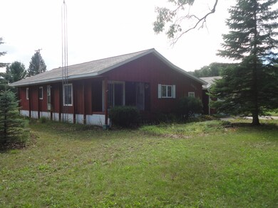 Petosky and river 047