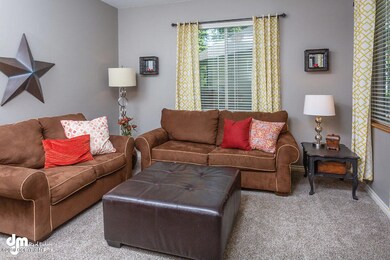 Living Room_DMD_9625-SMALL