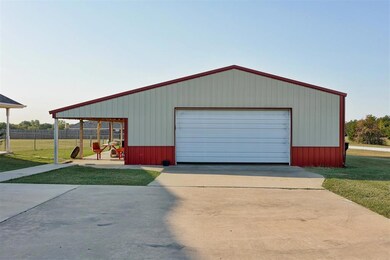125 Steven Dr, Shawnee, OK 74804 - photo 4