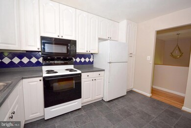 454 Poplar Ln, Annapolis, MD 21403 - photo 4