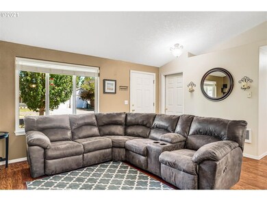 1204 S 6th St, Independence, OR 97351 - photo 6