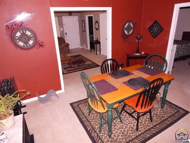3620 SW Garfield Ave, Topeka, KS 66611 - photo 4