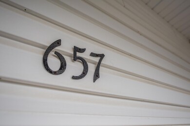 657 Grove Circle