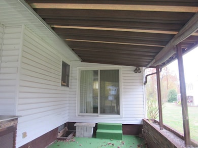 157 E Thistle Ct, New Martinsville, WV 26155 - photo 6