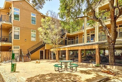 2802 Nueces St unit 211, Austin, TX 78705 - photo 2