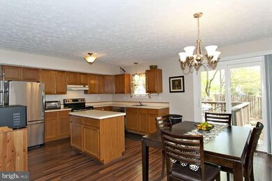 9605 Donnan Castle Ct, Laurel, MD 20723 - photo 5