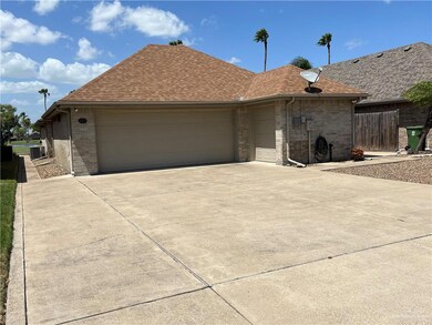 219 Karen Dr, Alamo, TX 78516 - photo 2