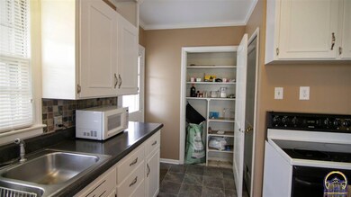 3834 SW Munson Ave, Topeka, KS 66604 - photo 5