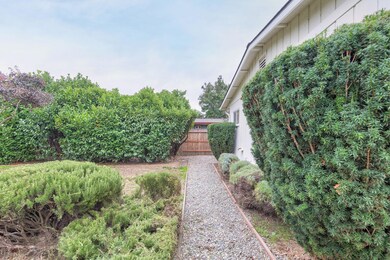 6-web-or-mls-1023-se-fern-st