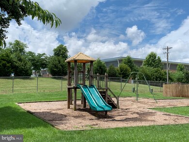 8615 Newton Place, Manassas, VA 20111 - photo 4