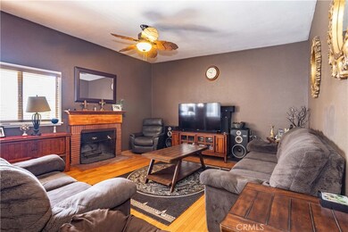 14345 Herron St, Sylmar, CA 91342 - photo 2