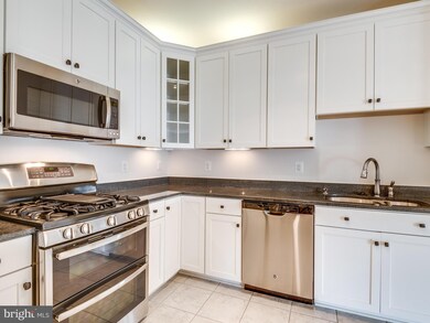 41895 Cathedral Valley Square unit 400, Aldie, VA 20105 - photo 3