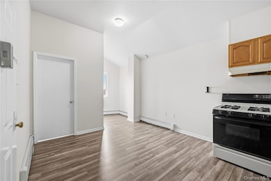 144-07 Jamaica Ave unit 3rd Floor, Jamaica, NY 11435 - photo 5