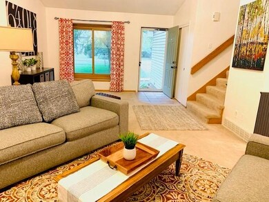 LivingRoom_FrontDoorAtCenter