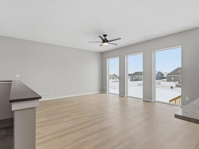 125 Sunbird Ct, Waterloo, IA 50701 - photo 6