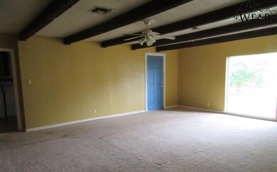 1564 Carol Ln, Wichita Falls, TX 76302 - photo 2