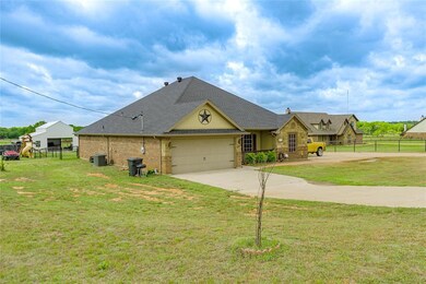 350 Thomas Rd, Springtown, TX 76082 - photo 3