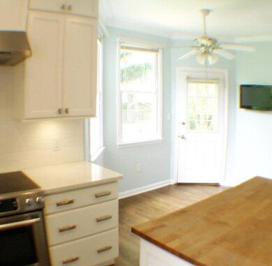 eat in kitchen