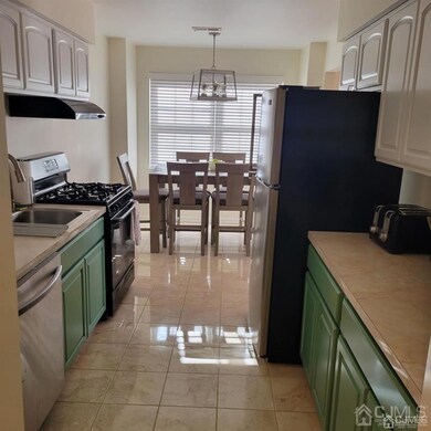 405 Newport Ct, Fords, NJ 08863 - photo 2