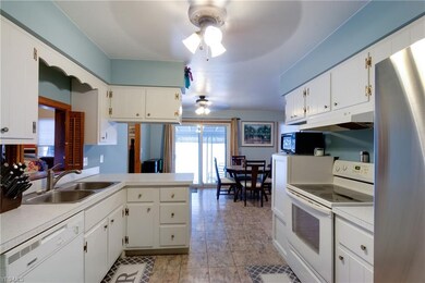 29344 Laurel Ln, Wickliffe, OH 44092 - photo 4