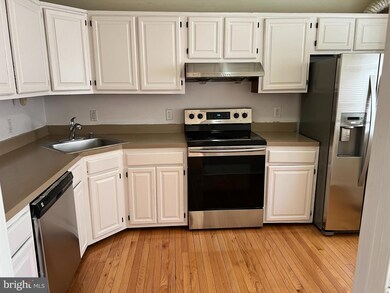 2394 Branleigh Park Ct, Reston, VA 20191 - photo 2