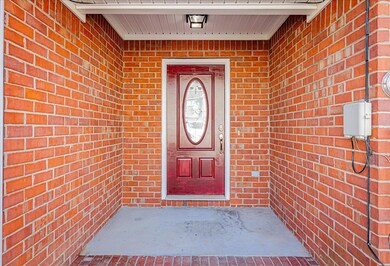 05-914 Bryan Circle-01