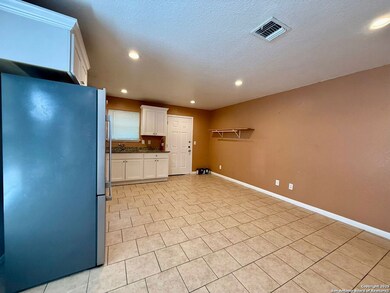 3107 W Travis St unit 1, San Antonio, TX 78207 - photo 6