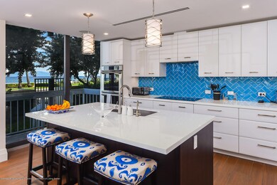 Eat-in Kitchen