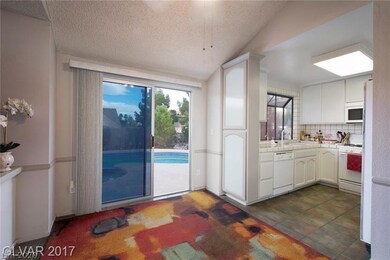 2720 Purtell Cir, Las Vegas, NV 89117 - photo 7