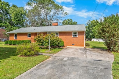 509 Ritters Lake Rd, Greensboro, NC 27406 - photo 3