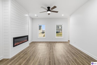 108 Danbrook Ct, Radcliff, KY 40160 - photo 2