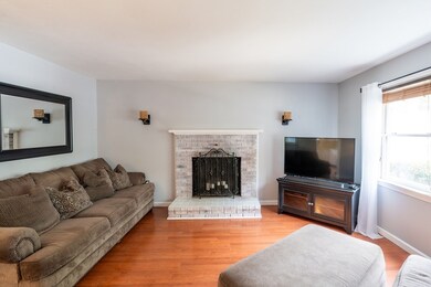 3 W Pine St unit 4, Plaistow, NH 03865 - photo 4