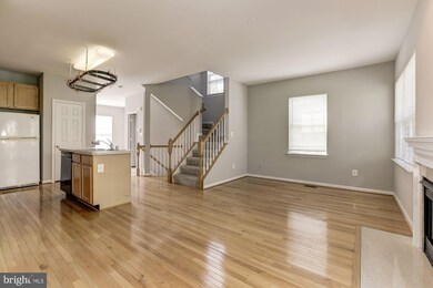 10168 Pale Rose Loop, Bristow, VA 20136 - photo 3