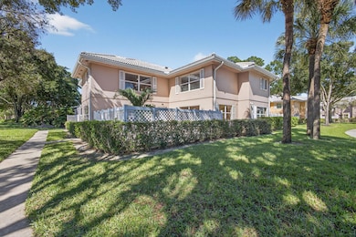 3103 Kingston Ct, West Palm Beach, FL 33409 - photo 4
