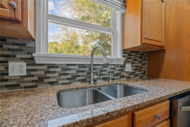 15 Cedar Ave, Swansea, MA 02777 - photo 6