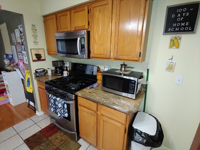 1814 Cambridge Dr, Carpentersville, IL 60110 - photo 7