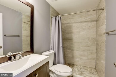 937 Magnolia Blossom Ct, Sykesville, MD 21784 - photo 5