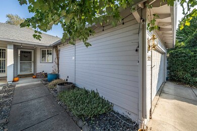 929 Brandi Way, Central Point, OR 97502 - photo 5