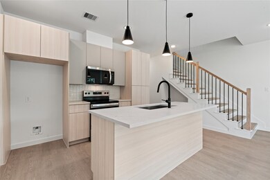 1031 North Ln unit B, Houston, TX 77088 - photo 6