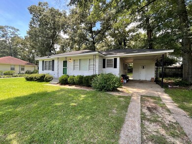 307 Ridgeway Dr, Americus, GA 31709 - photo 2