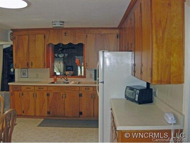 431 Pace Rd, Hendersonville, NC 28792 - photo 7