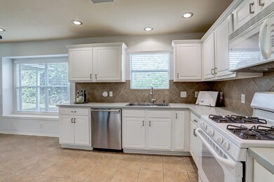 7282 Caracara Dr, Houston, TX 77040 - photo 7