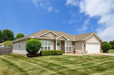 714 Coventry Ln, Raymore, MO 64083 - photo 2