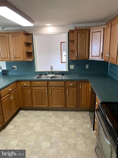 13 Elm St, Reading, PA 19606 - photo 3