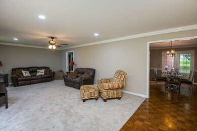 405 Cloverdale Rd, Shelbyville, TN 37160 - photo 7