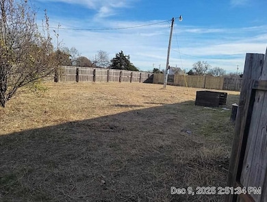 300 Becker, Indiahoma, OK 73552 - photo 4
