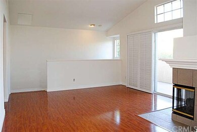 Light, bright & spacious - open floorplan with bea